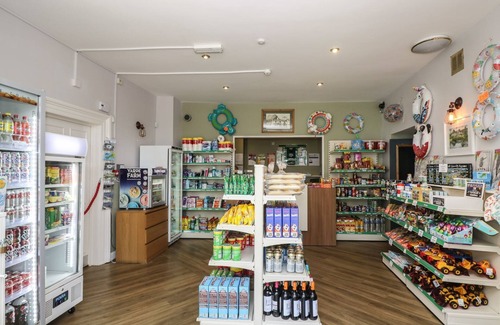 St. Ann's Chapel Cottage | VALLEY LODGE 40, pet friendly, with pool in St Ann's Chapel, Cornwall
