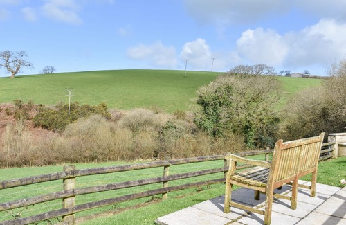Hele Cottage | VALLEY VIEW, pet friendly, character holiday cottage in West Down