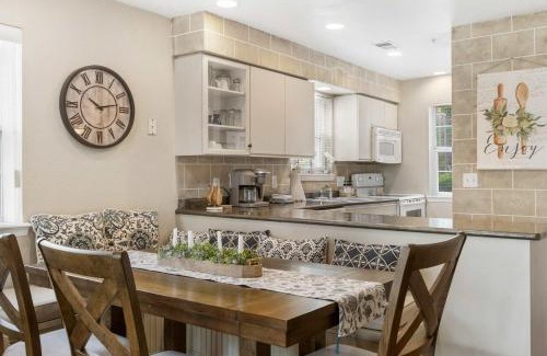 Branson House | Valley View Treehouse - Holiday Hills Branson - Golf Resort & Outdoor Pools