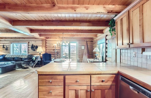 Nederland House | Valley View Vistas - Dog-Friendly Cozy Retreat w/VIEWS!