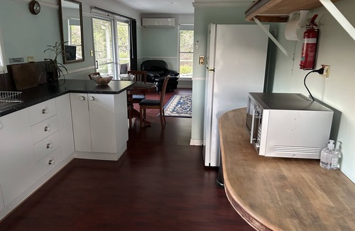 Ocean View Cottage | Valley Viewn