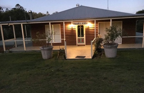 Ocean View Cottage | Valley Viewn