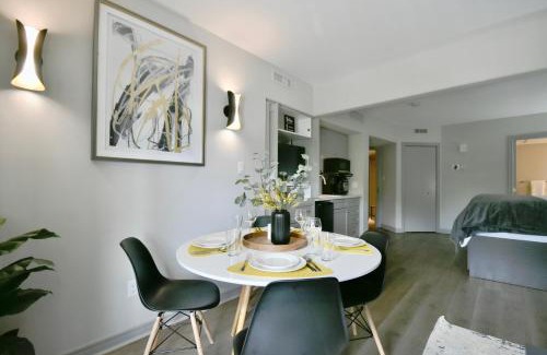 Oro-Medonte Apartment | Valley Vista Retreat - Luxe Studio - Top Floor Serenity - Romantic Getaway - Heated Pool Haven