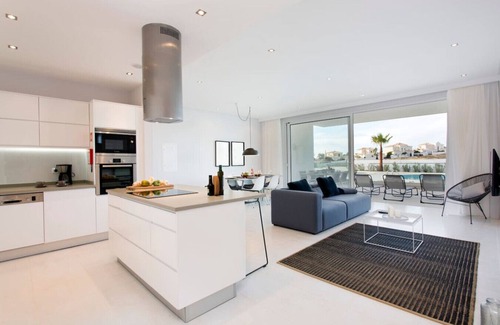 Porto de Mos Apartment | ValMar 5* Ocean & Pool View Apartment