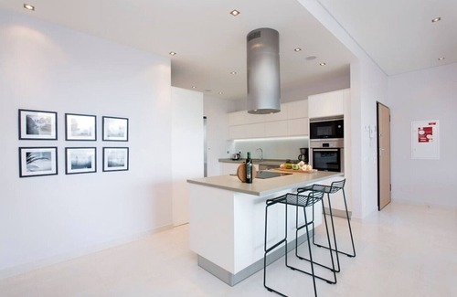 Porto de Mos Apartment | ValMar 5* Ocean & Pool View Apartment