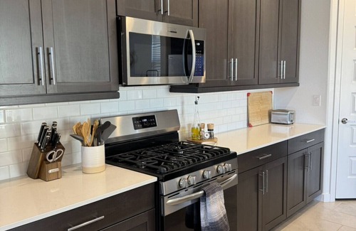 Maryvale House | Value (4BR Family Oasis ✨ That is Safe, Central, With heated Spa and Pool option by Westgate