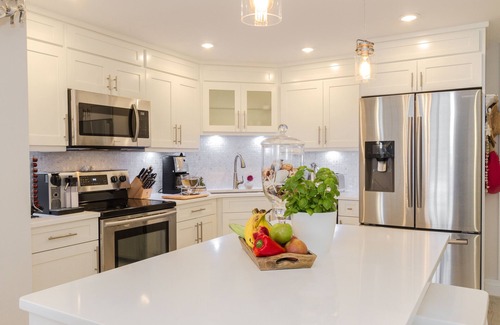 Vanderbilt Beach Condo | Vanderbilt Beach, White and Beautiful - 35 Day Notice Required please