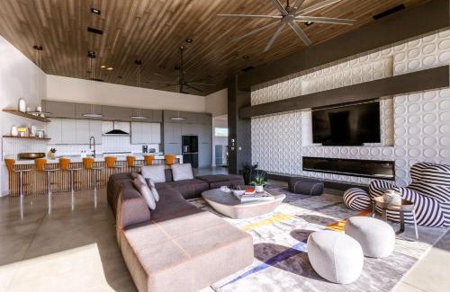 Yucca Valley House | Vanguard by Fieldtrip 5 Bd Private Luxury with Infinity Pool Game Room