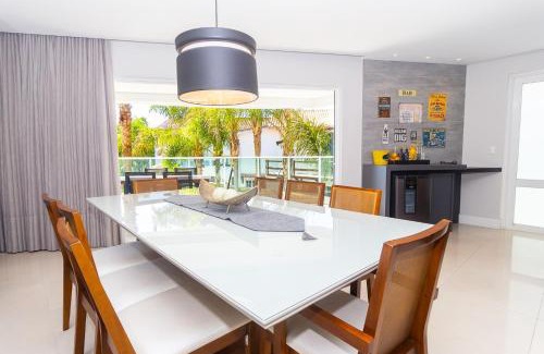 Ze Amandio Apartment | Varandas do Atlântico 101A - Excelente apartamento em condomínio de luxo a beira mar - Piscina climatizada - Academia - (Consultar serviços de roupas de cama e banho)