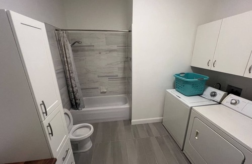 Loretteville Apartment | Vaste 3.5, haut plafond rénové !