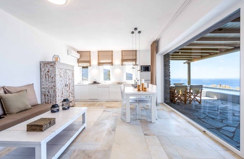 Exomvourgo Villa | Vathi Bleu Private Villas