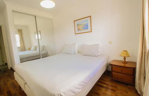 Portimao Apartment | Vau Costa beach apartment with pool