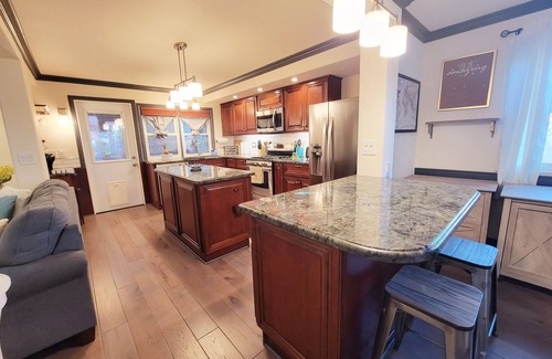 Santa Rosa House | Vaulted Ceilings, Skylights, Screened Patio, Gourmet Kitchen