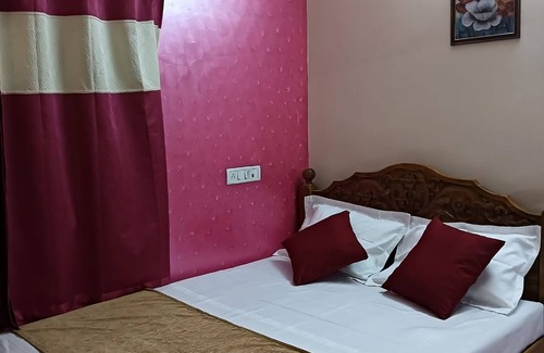Tiruvannamalai House | Veda ResidencynCharming 2-bedroom house with AC, WiFi in pleasant Tiruvannamalai
