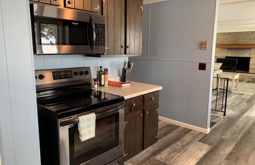 Lewiston House | Veeder Lodge Summary: