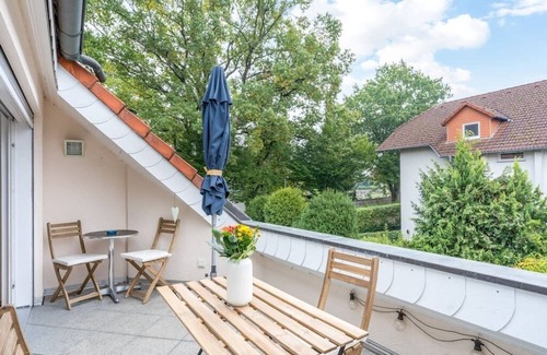 Dreieich Condo | Veens Crew Home 7 Pax
