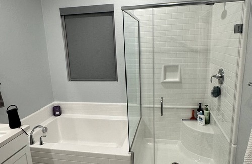 Enterprise House | VEGAS Brand New Upgraded 4-Bed Home, Near Strip
