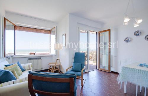 Castiglione della Pescaia Apartment | Vela, terrazza sul mare, 2 camere, clima e posto auto a soli 50 m dal mare! by Alfareal