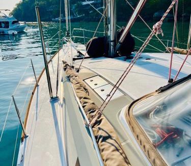 Conceicao de Jacarei Boat Rental | Veleiro Transoceânico em Angra do Reis com Capitão