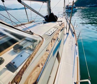 Conceicao de Jacarei Boat Rental | Veleiro Transoceânico em Angra do Reis com Capitão