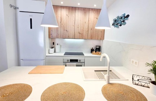 Velilla-Taramay Apartment | Velilla Seaview with Pool and Parking