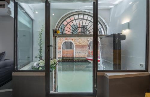 Castello Apartment | Venetian Canal View