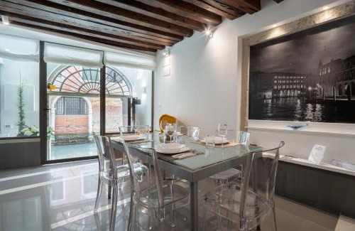 Castello Apartment | Venetian Canal View