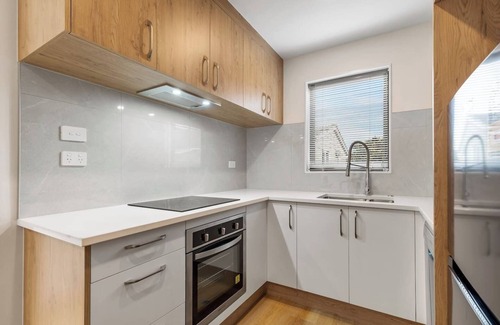 Mangere House | Ventura Escape Townhouse with Parking and Patio