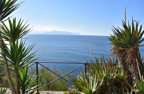 Aspra House | VEROSICILY Villa Acqua Chiara "Earth" Studio in Villa
