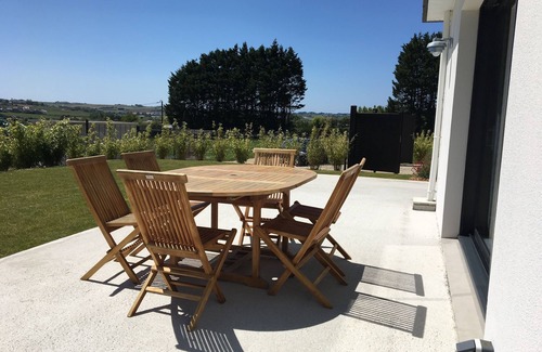 Carantec Villa | Very beautiful new * villa located 2 minutes walk from the sea and 5 minutes from shops