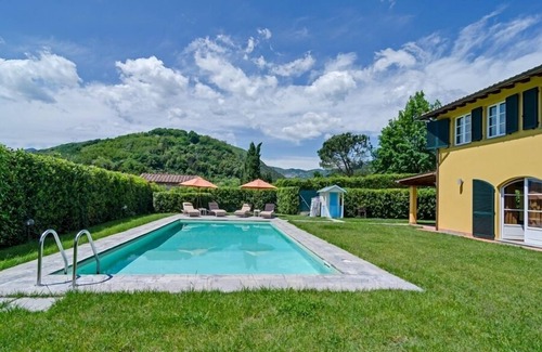San Martino in Freddana Villa | Very beautiful Villa/Private Swimming Pool/PrivateGarden/Jacuzzi