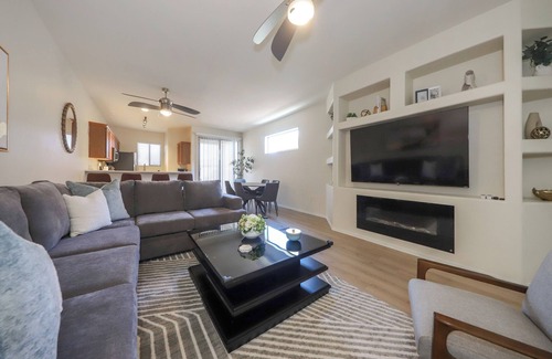 Riverside Crossing House | VERY CLOSE TO GREAT RESTAURANTS 5 MIN TO TUC MALL AND 10 MIN TO LA ENCANTADA.