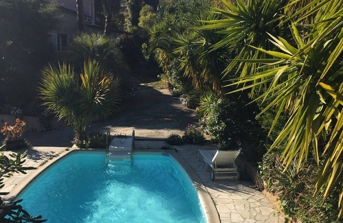 Afa House | Very nice T2, ground floor villa with pool and beautiful Mediterranean garden!