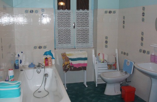 Montesquieu House | VERY PRETTY COUNTRY HOUSE IN BEAUTIFUL SURROUNDINGS