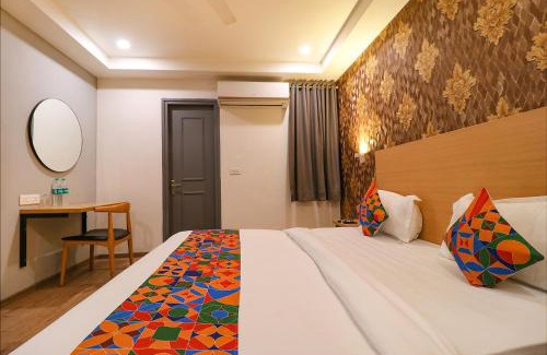 Delhi Hotel | Via La Serene - Near Yamuna Sports Complex