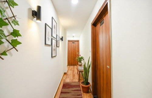 Delhi Hotel | Via Santosh Residency