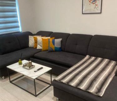 Northumberland Park Apartment | Vibrant 3BR Tottenham Home, private garden WiFi parking free on request