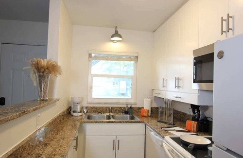 Arlington Park Apartment | Vibrant Modern Escape, Walk to Dining, Near Beach