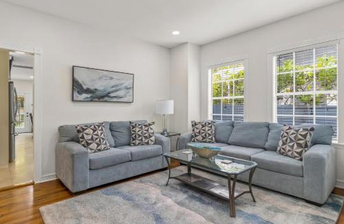 Grandview Heights House | Vibrant Oasis W Heated Pool 3 Units N Downtown