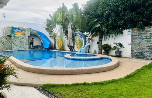 Cauayan House | VickyBella's FUNadise Private Resort