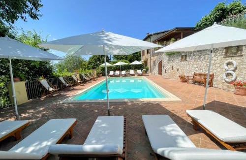 Strettura House | Vicolo - sleeps 5 with air con, wifi, balcony for dining and pool