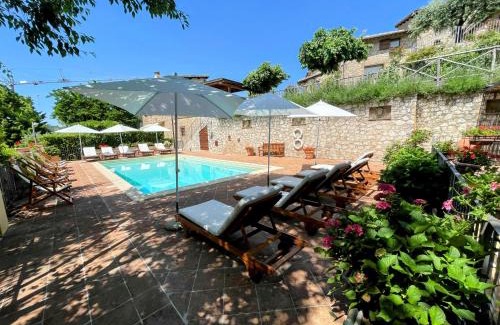 Strettura House | Vicolo - sleeps 5 with air con, wifi, balcony for dining and pool