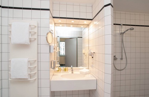 Reinickendorf Hotel | Victor’s Residenz-Hotel Berlin-Tegel