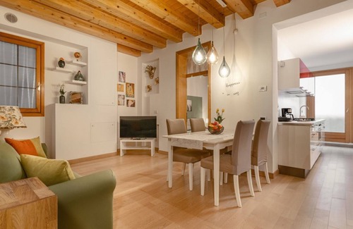 Treviso Apartment | Victoria Home@ Duomo