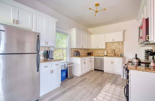 King House | Victorian Vibes 3BR Steps to Mississippi