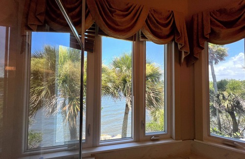 Rockledge House | Viera Riverfront Island Retreat 7bd/6ba Water Views EVERY Room Pool/Spa 16+ppl
