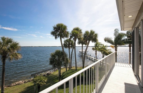 Rockledge House | Viera Riverfront Island Retreat 7bd/6ba Water Views EVERY Room Pool/Spa 16+ppl
