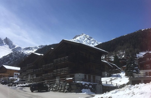 Grimentz Apartment | Vieux Chalet B3 - A lovely 2 bedroom apartment in the village of Grimentz