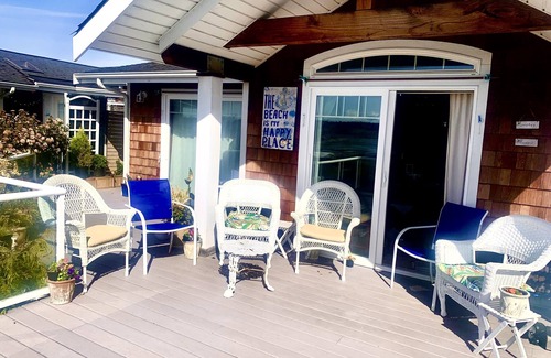 Clinton House | View Beach Family Cottage for 5 Sunlight SeaScape, 3+beds 2.5 bath