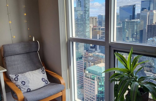 Toronto Entertainment District Condo | View CN Tower/Lake from the Sky!
